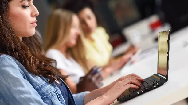 خرید لپتاپ دانشجویی